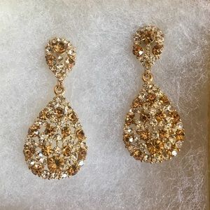 ✨Gold Dangly Droplet Earrings✨